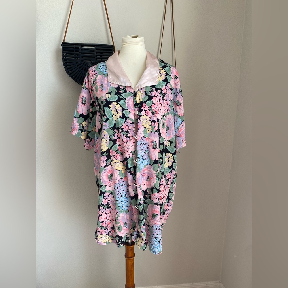 Vintage Victoria’s Secret Kimono Style Floral Button Down Nightgown, Size M/L